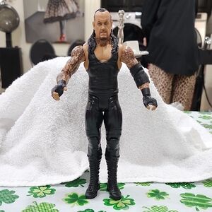 WWE 2017 UNDERTAKER ACTION FIGURE